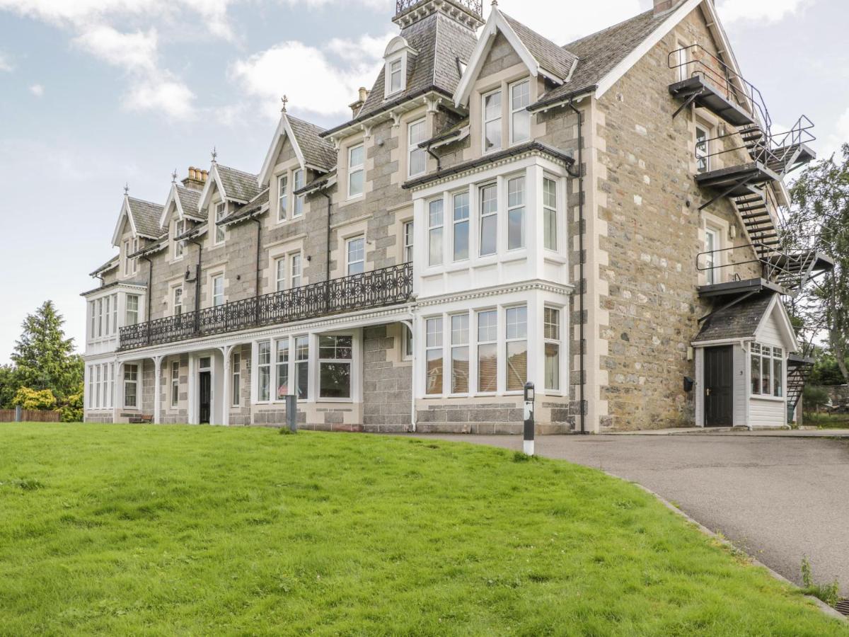 10 Monarch Country Apartments Newtonmore Exterior foto